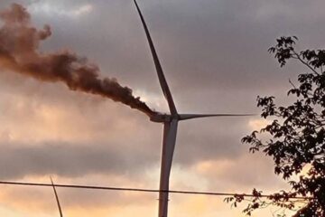 У Краматорську російські війська атакували дроном вітряк