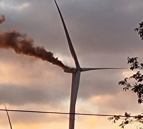 У Краматорську російські війська атакували дроном вітряк