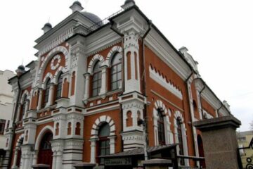 Через дронову атаку у Києві пошкоджена синагога