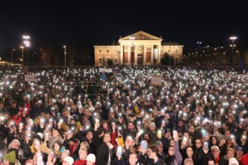 В Угорщині нині очікують на рекордні мітинги з нагоди річниці революції 1956-го року