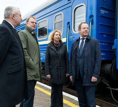 Голова МЗС Нідерландів приїхав до Києва і підтвердив підтримку України