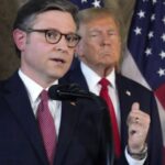 Спікер Джонсон визнав, що Трамп “тролить” демократів історіями про свій третій термін