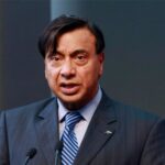 FT: компанія індійського мільярдера отримувало російську нафту, перевезену підсанкційними суднами