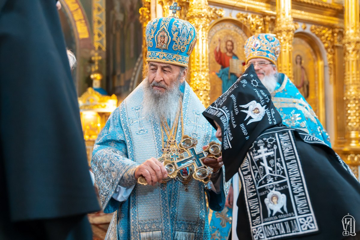 Глава УПЦ МП митрополит Онуфрій під час літургії у Свято-Миколаївському соборі Свято-Покровського жіночого монастиря в день свята Покрови Пресвятої Богородиці в Києві,14 жовтня 2025 р.