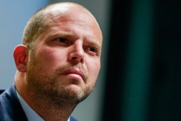 Міністр оборони Бельгії заявив, що “Москву зрівняють із землею”, якщо Путін вдарить ракетою по Брюсселю