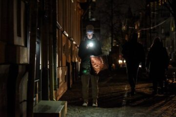 Росія масовано атакує енергетичну інфраструктуру України, в більшості регіонів – аварійні відключення