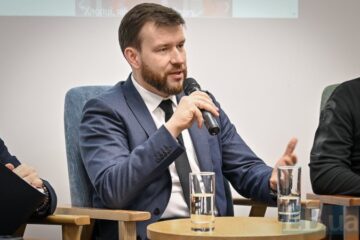 Мінсоц: в Україні близько 15 млн людей отримують соцвиплати, ВПО в середньому мають по 10 000 грн на місяць