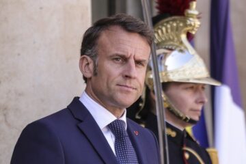 Рейтинг підтримки Макрона впав до історичного мінімуму