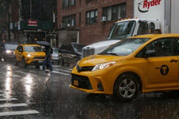 Зливи в Нью-Йорку призвели до загибелі двох людей і порушення авіасполучення