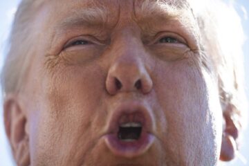 Дональд Трамп не збирається відновлювати переговори з Канадою щодо тарифів