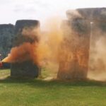 Суд виправдав трьох активістів організації Just Stop Oil, які розпилювали на Стоунхендж помаранчевий порошок