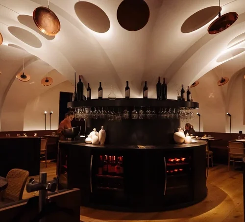 Ресторан Samna на вулиці Мазепи припинив роботу