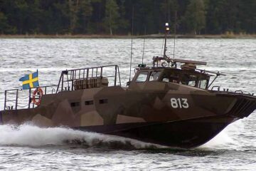 «Маневрені, швидкі і людиноцентричні» — у ВМС порівняли отримані катери з російськими