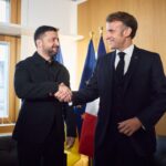 «Є шанс закінчити війну»: Володимир Зеленський провів зустріч із Емманюелем Макроном у Брюсселі