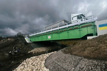 На Тернопільщині відкрили перший в Україні японський модульний міст