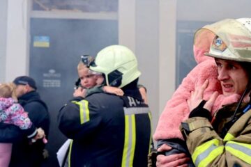 Ворог вдарив БПЛА по дитячому садку у Харкові, одна людина загинула — Президент