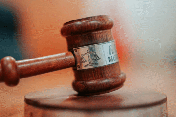 Сенат США хоче заборонити неповнолітнім користуватися ШІ чат-ботами