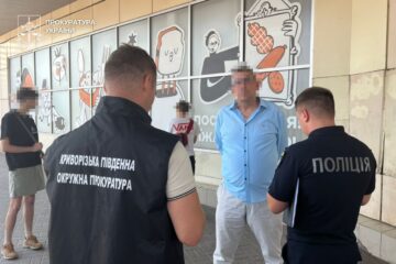 Схема за $12 000: на Дніпропетровщині судитимуть ділків, які «продавали відрядження» за кордон