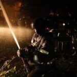 Рятувальники ліквідовують наслідки нічного удару по Києву