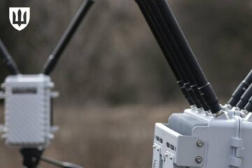 Уряд спростив порядку закупівлі безпілотних систем, засобів РЕБ та комплектуючих для фронту — Денис Шмигаль
