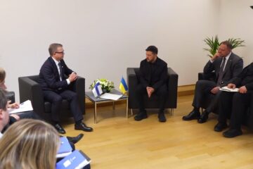 Володимир Зеленський обговорив з прем’єром Фінляндії закупівлю далекобійних ракет