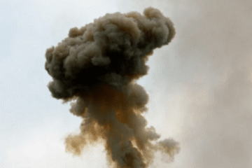 У Херсоні дрон рф вдарив по цивільній автівці, є постраждалі