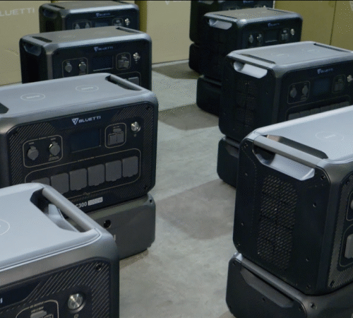 Волонтери передали велику партію потужних зарядних станцій полку «Ахіллес» СБС