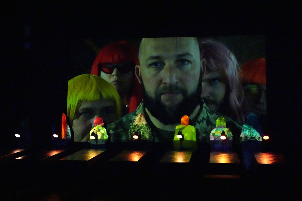 Вистава «Робота з Тінню»