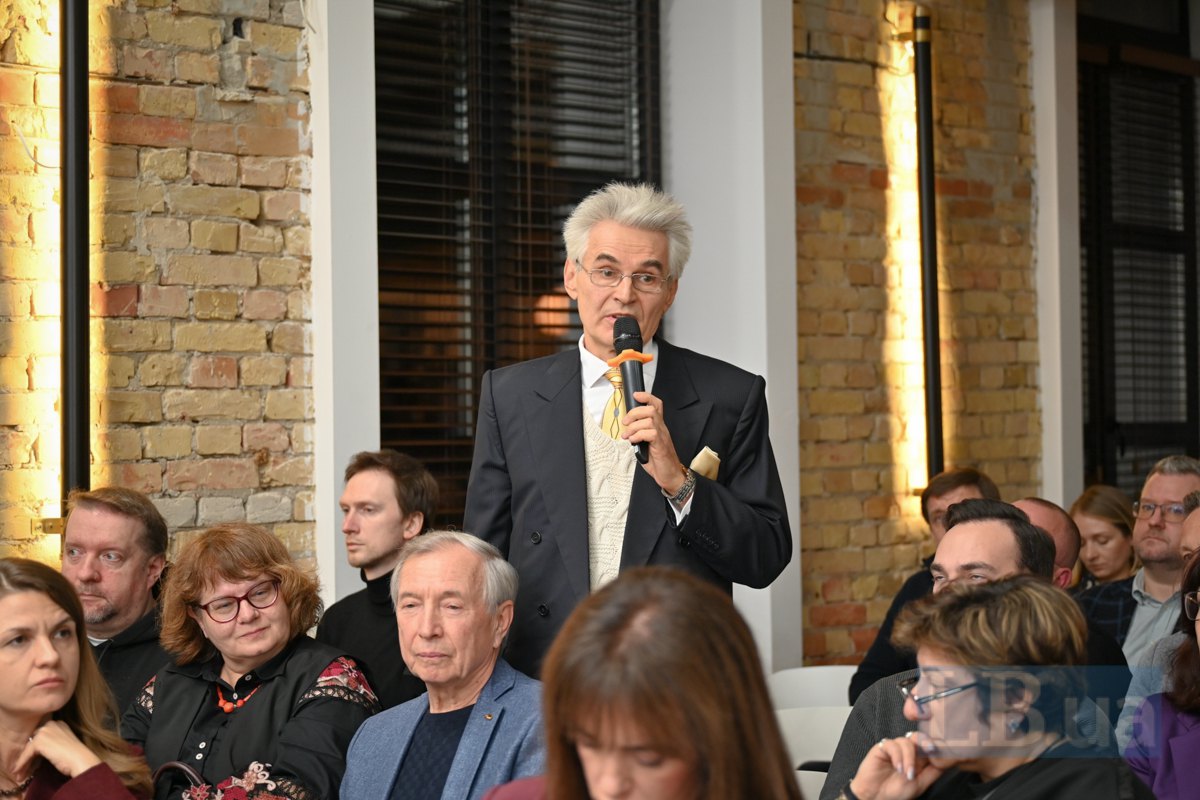 Герман Макаренко, народний артист України, диригент Національної опери, керівник кафедри ЮНЕСКО «Музика, освіта, наука заради миру», організатор проєкту «Повернення світу першої опери Дмитра Бортнянського 'Креонт'»