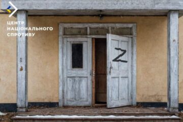 Жовта стрічка: на ТОТ України школярі виявляють протест проти російської пропаганди