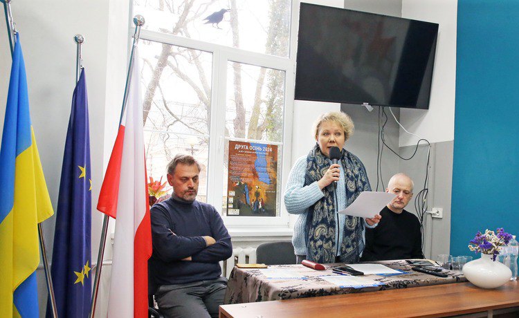 співорганізаторка "Другої осені" Віра Меньок, професор Павел Прухняк та есеїст та перекладач Юрко Прохасько