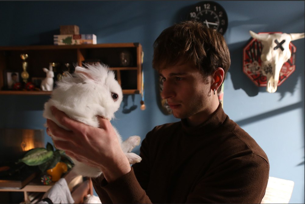 Кадр з новели 'Кролик. Або Туди і звідти' ( Михайло Матюхін)