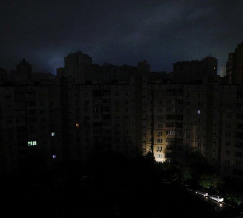 Від 1 до 4 черг: завтра у більшості регіонів України діятимуть графіки відключень світла