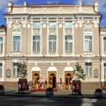 Заклади культури отримали право продавати сувеніри, постери і відкривати кав’ярні