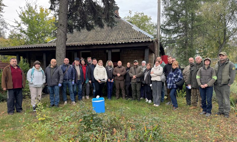 Група залучена до розкладання брикетів з вакциною