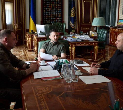 Засідання “Слуги народу” із Зеленським: зараз відставки Єрмака не буде