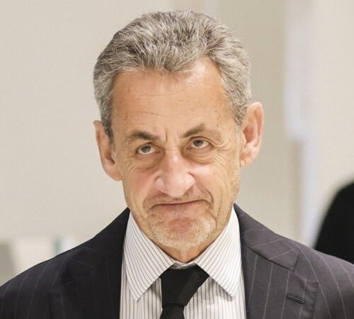 Ніколя Саркозі написав мемуари про свої 20 днів у в’язниці