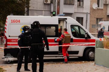 Росіяни вдарили по Дніпру. Поранені жінка і дитина