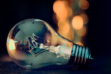 У середу в Україні продовжать діяти графіки відключень світла