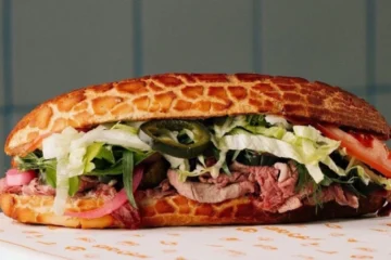 Сендвіч-шоп Hungry Eyes на Великій Житомирській закривають. Його відкриють на новій локації