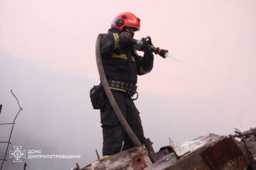 Ворожі атаки на Дніпропетровщину: є загиблий та постраждалий