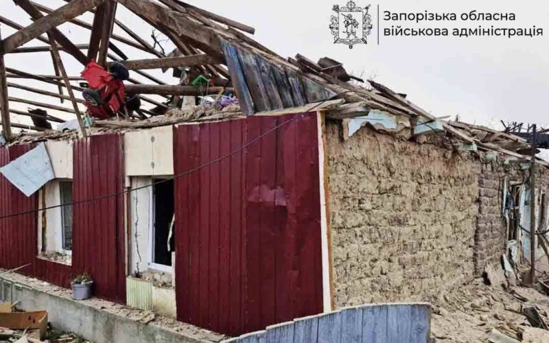 Запорізька область під обстрілами: через удари рф загинула людина