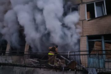 Унаслідок атаки рф у Павлограді виникла пожежа, є постраждалий