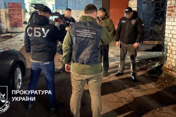 «Оберіг» за $15 тисяч — на Черкащині викрили військового та цивільного
