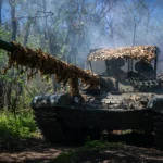 «Два танки їхали вулицею, і гатили» — на Харківщині танки перемололи російські штурмові групи