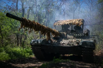 «Два танки їхали вулицею, і гатили» — на Харківщині танки перемололи російські штурмові групи