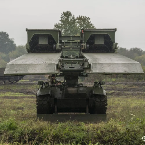 Німецький «Бобер» у ЗСУ: як українці освоюють мостоукладач на базі «Леопарда»
