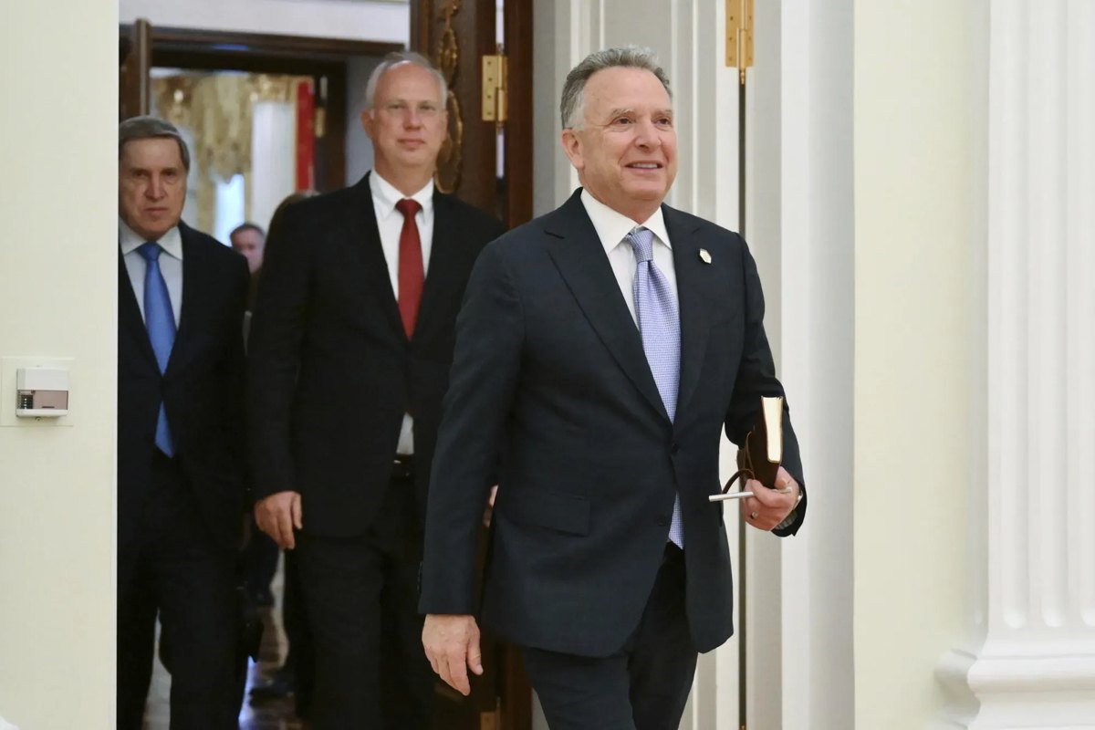 Спецпосланець президента США Стів Віткофф, спецпосланець РФ у США Кирило Дмитрієв і помічник Путіна Юрій Ушаков