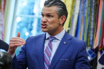 CNN: Внутрішня інспекція довела провину міністра війни США у “сигналгейті”