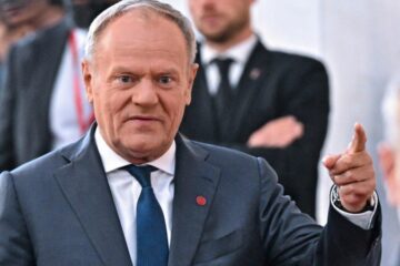 Туск кличе депутатів на закрите обговорення питань державної безпеки